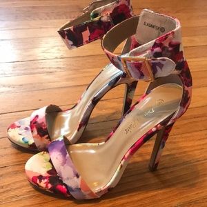 Floral size 6 heels!